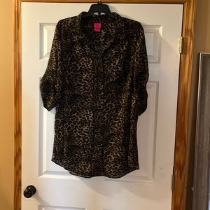 Torrid x Betsey Johnson, leopard, print size 4 button up